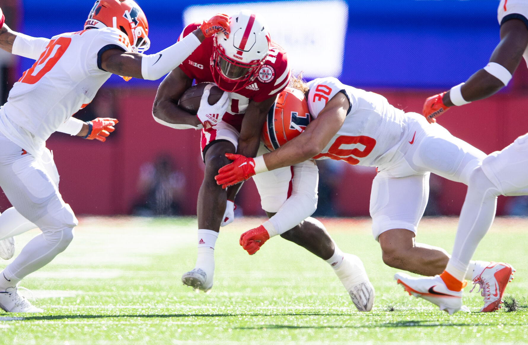 103022-owh-spo-nebraskaillinois-em09.jpg